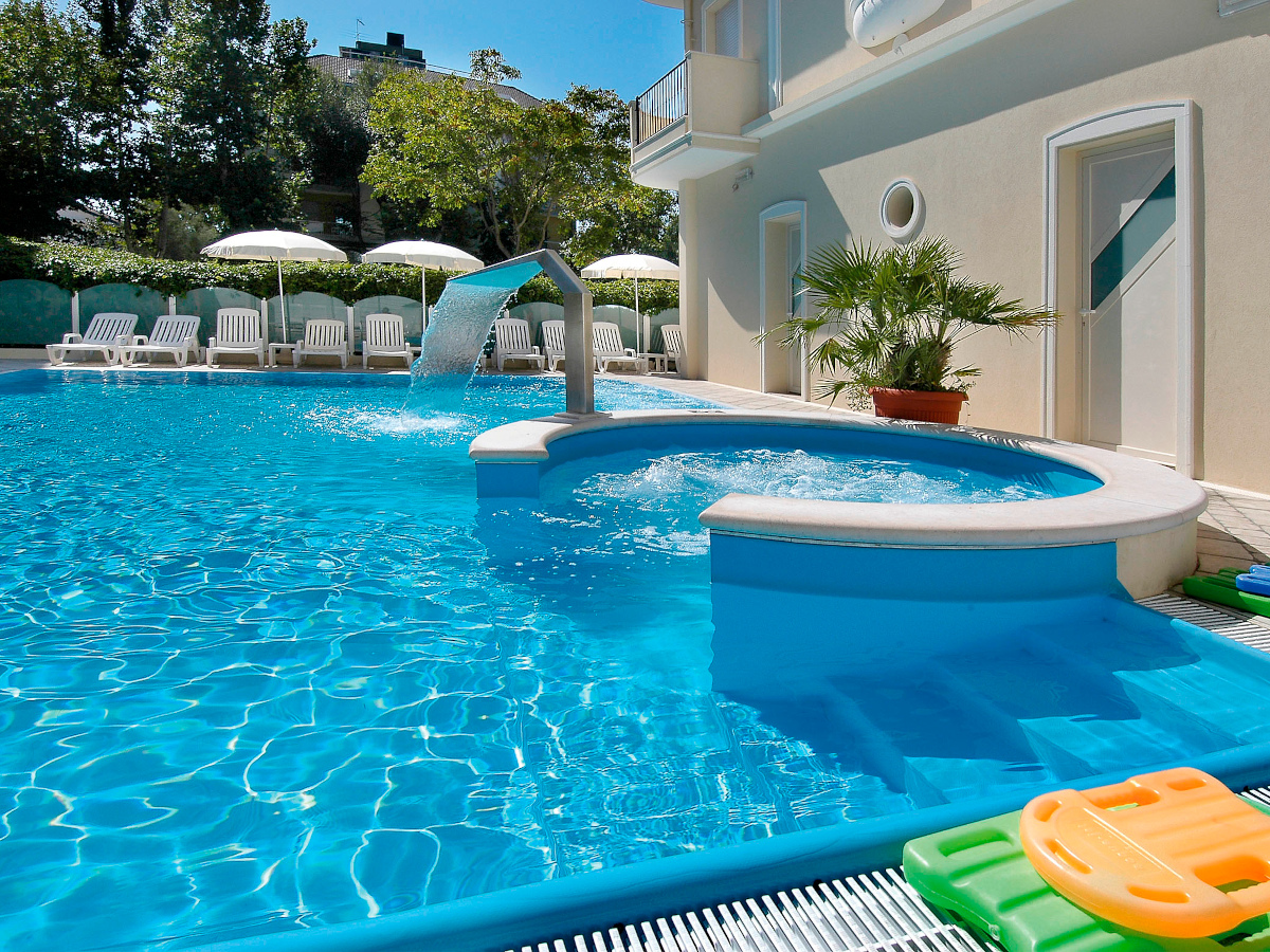 hotelglobus-cattolica_piscina